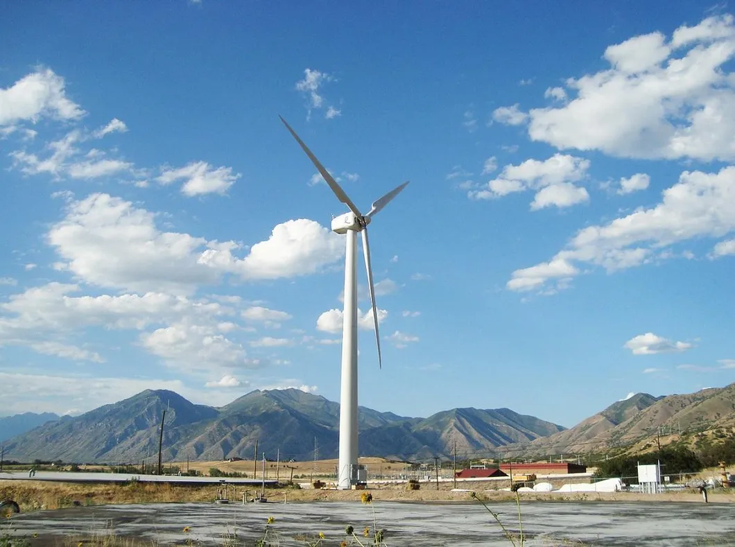 Wind Turbine Generator Sinovel Brand at Sea Install on Land or at Sea Equipment Tower