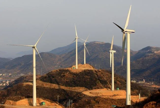 Wind Turbine Generator Sinovel Brand at Sea Install on Land or at Sea Equipment Tower
