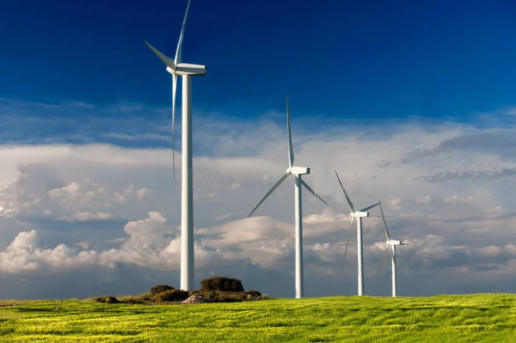 Wind Turbine Generator Sinovel Brand at Sea Install on Land or at Sea Equipment Tower